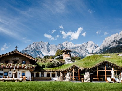 Luxusurlaub - Tirol - Kaiserwiese mit Blick zum Wilden Kaiser - Bio-Hotel Stanglwirt