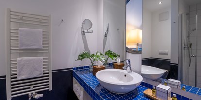Luxusurlaub - Hotel-Schwerpunkt: Luxus & Ruhe - Deutschland - Badezimmer - Precise Resort Hafendorf Rheinsberg