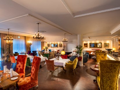 Luxusurlaub - Bar: Hotelbar - Fine-Dining Restauran Sandak - Wellnesshotel Seeschlösschen - Privat-SPA & Naturresort