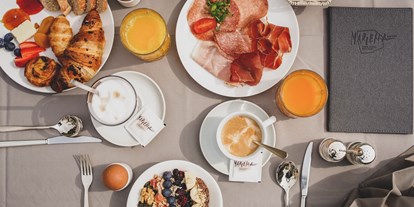 Luxusurlaub - Wellnessbereich - Naturns bei Meran - Frühstück für den gesunden Start in den Tag - Parkhotel Marlena - Adults Only 14+