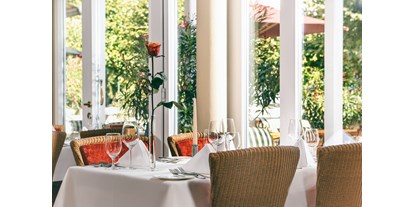 Luxusurlaub - Bar: Hotelbar - Ostseeküste - Restaurant CLOU - Romantik ROEWERS Privathotel