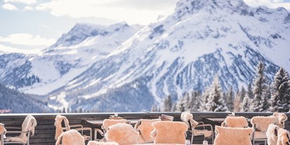 Luxusurlaub - Bar: Hotelbar - Arlberg - Sonnenterrasse - Hotel Goldener Berg