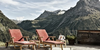 Luxusurlaub - Saunalandschaft: Dampfbad - Hirschegg (Mittelberg) - Sonnenterrasse - Hotel Goldener Berg
