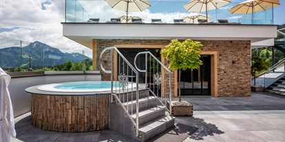 Luxusurlaub - Pools: Infinity Pool - Tiroler Unterland - Wellnessresort Seiwald