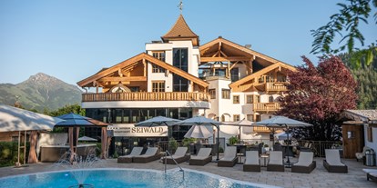 Luxusurlaub - Pools: Infinity Pool - Tirol - Wellnessresort Seiwald