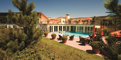 Luxusurlaub - Klassifizierung: 4 Sterne S - Schwimmbad außen - Wellness- & Nationalpark Hotel Schliffkopf
