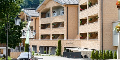 Luxusurlaub - Saunalandschaft: Dampfbad - St. Anton am Arlberg - Hotelansicht - DAS SCHÄFER im Biosphärenpark - Grosses Walsertal