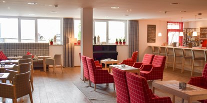Luxusurlaub - Hotel-Schwerpunkt: Luxus & Wellness - Elbigenalp - Bar - DAS SCHÄFER im Biosphärenpark - Grosses Walsertal