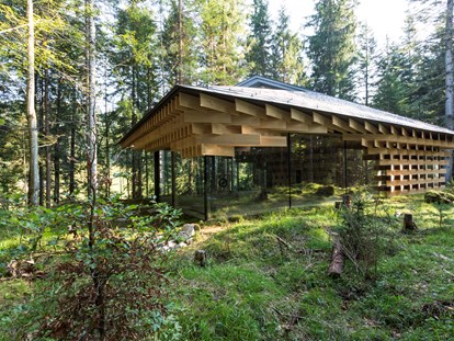Luxusurlaub - Saunalandschaft: finnische Sauna - Lermoos - Meditation House by Kengo Kuma - Das Kranzbach
