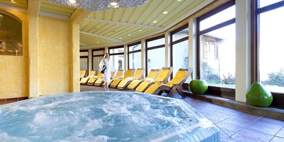 Luxusurlaub - Pools: Innenpool - Seeboden - Hotel Kirchheimerhof