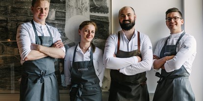 Luxusurlaub - Einrichtungsstil: klassisch - Salzkammergut - Küchenchef Lukas Nagl mit seinem Team - Seehotel Das Traunsee****s