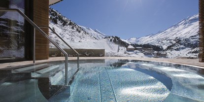 Luxusurlaub - Saunalandschaft: Textilsauna - Nauders - Whrilpool - Hotel Gotthard-Zeit