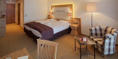Luxusurlaub - Hotel-Schwerpunkt: Luxus & Wellness - St. Anton am Arlberg - Zimmer Heidelbeere - Schüle´s Gesundheitsresort & Spa