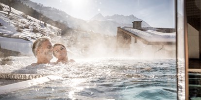 Luxusurlaub - Hotel-Schwerpunkt: Luxus & Wellness - Engadin - Outdoor Pool - ganzjährig geöffnet und beheizt - Alpin Art & Spa Hotel Naudererhof