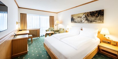 Luxusurlaub - Klassifizierung: 4 Sterne S - Komfort-Zimmer zur Südseite mit einem Balkon oder Terrasse - Hotel Sonnenhof Lam im Bayerischen Wald