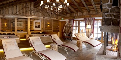Luxusurlaub - Pools: Innenpool - Reith im Alpbachtal - Relaxliegen Stille Alm im Wellnesshotel am Achensee  - Verwöhnhotel Kristall