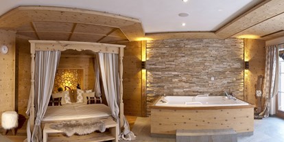 Luxusurlaub - Saunalandschaft: Außensauna - Tirol - Private Spa Suite im Wellnesshotel in Pertisau - Verwöhnhotel Kristall