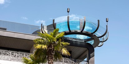 Luxusurlaub - Pools: Schwimmteich - Italien - Quellenhof Luxury Resort Passeier