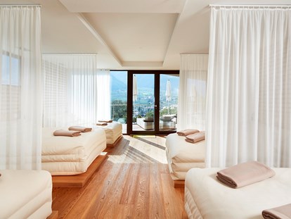 Luxusurlaub - Saunalandschaft: finnische Sauna - Südtirol - White Silence Lounge - Preidlhof***** Luxury DolceVita Resort