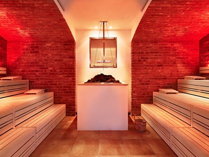 Luxusurlaub - Saunalandschaft: Außensauna - Völs am Schlern - Wein-Sauna - Preidlhof***** Luxury DolceVita Resort
