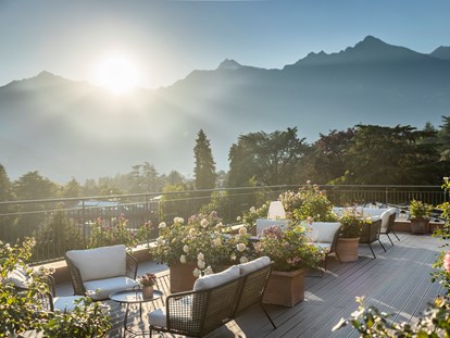 Luxusurlaub - Saunalandschaft: Dampfbad - Dorf Tirol - Hotel Pienzenau am Schlosspark 