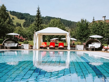Luxusurlaub - Umgebungsschwerpunkt: Berg - Salzburg - Wellnesshotel mit beheiztem Außenpool und großer Liegewiese - Hotel Gut Weissenhof ****S