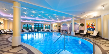 Luxusurlaub - Hotel-Schwerpunkt: Luxus & Wellness - Flachau - Hallenbad in unserer Vitalwelt - Verwöhnhotel Berghof
