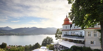 Luxusurlaub - Hotel-Schwerpunkt: Luxus & Natur - Oberbayern - Senger Schloss außen - Hotel DAS TEGERNSEE
