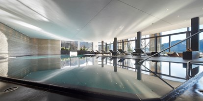 Luxusurlaub - Einrichtungsstil: modern - Kössen - Innenpool - Hotel DAS TEGERNSEE