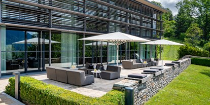 Luxusurlaub - Verpflegung: Frühstück - Region Tegernsee - Terrasse von einem der Tagungsräume - Hotel DAS TEGERNSEE