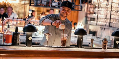 Luxusurlaub - Bar: Hotelbar - Salzburg - Genießen im Luke's Wohnzimmer - Sendlhofer's