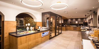 Luxusurlaub - Saunalandschaft: Außensauna - Alpbach - Frühstücks-Buffet - Landhotel Schermer