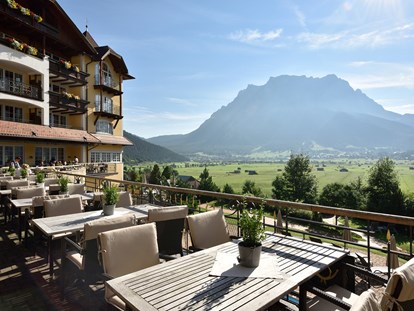 Luxusurlaub - Adults only - Zugspitze - Sonnenterrasse - Hotel Post Lermoos