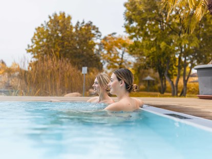 Luxusurlaub - Wellnessbereich - Frauenkirchen - Outdoor-Relax Pool im Saunadorf  - VILA VITA Pannonia