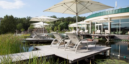 Luxusurlaub - Pools: Innenpool - Bad Waltersdorf - Romantikstege am Bio-Naturbadeteich - AVITA Resort****Superior