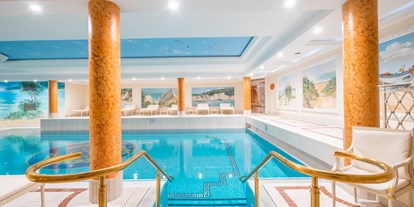 Luxusurlaub - Sagard - Schwimmbad des Rugard Thermal Strandhotels - Rugard Thermal Strandhotel