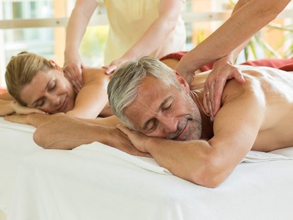 Luxusurlaub - Hotel-Schwerpunkt: Luxus & Wellness - Frankenberg (Eder) - Massage im Romantik- & Wellnesshotel Deimann - Romantik- & Wellnesshotel Deimann