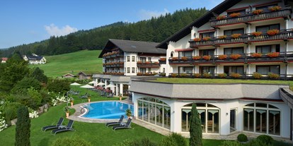 Luxusurlaub - Saunalandschaft: Außensauna - Bad Wildbad im Schwarzwald - Hotel Engel Obertal