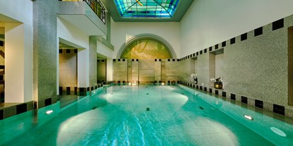 Luxusurlaub - Hotel-Schwerpunkt: Luxus & Wellness - Baiersbronn - Indoor-Pool - Maison Messmer