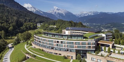 Luxusurlaub - Umgebungsschwerpunkt: Berg - Chieming - Außenansicht Kempinski Hotel Berchtesgaden - Kempinski Hotel Berchtesgaden