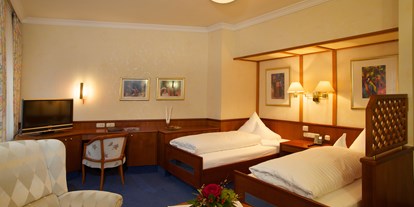 Luxusurlaub - Bettgrößen: Doppelbett - Bad Grönenbach - Zweibettzimmer De Luxe - Hotel, Kneipp & Spa Fontenay "le petit château"