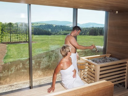 Luxusurlaub - Sauna - Bayerischer Wald - Panoramasauna - Schwitzen und Ausblick genießen - Landrefugium Obermüller | SPA & Naturresort | 360 ° Glück | 4,5 Sterne