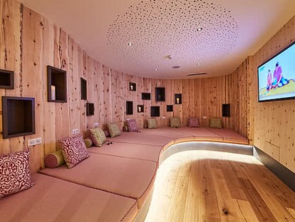 Luxusurlaub - Saunalandschaft: finnische Sauna - Going am Wilden Kaiser - Hotel DIE SONNE ****S