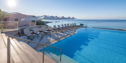 Luxusurlaub - Umgebungsschwerpunkt: Berg - SIvota - Außenansicht / Pool - Sivota Diamond Spa Resort