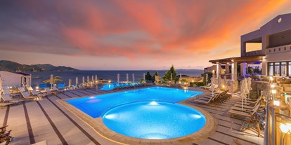 Luxusurlaub - Bettgrößen: King Size Bett - SIvota - Außenansicht / Pool - Sivota Diamond Spa Resort