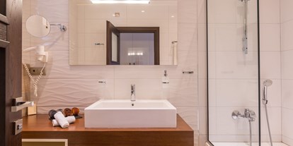 Luxusurlaub - Bettgrößen: King Size Bett - SIvota - Executive Suite Partial View - Sivota Diamond Spa Resort
