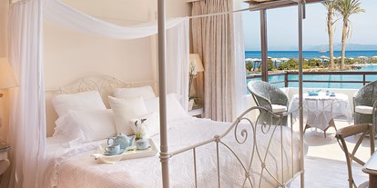 Luxusurlaub - Hotel-Schwerpunkt: Luxus & Familie - Südliche Ägäis  - Deluxe Bungalow Suite Schlafzimmer - Grecotel Kos Imperial