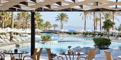 Luxusurlaub - Hotel-Schwerpunkt: Luxus & Familie - Griechenland - "Corals" Poolbar und Snack - Grecotel Kos Imperial