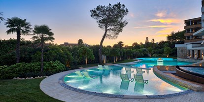 Luxusurlaub - Langschläferfrühstück - Montegrotto Terme - White Pool outdoor - Esplanade Tergesteo - Luxury Retreat