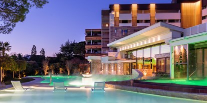 Luxusurlaub - Saunalandschaft: Infrarotkabine - Montegrotto Terme - White Pool outdoor - Esplanade Tergesteo - Luxury Retreat